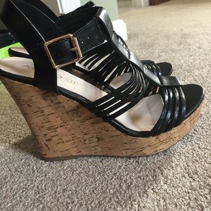 Size 10 black Aldo wedge sandals